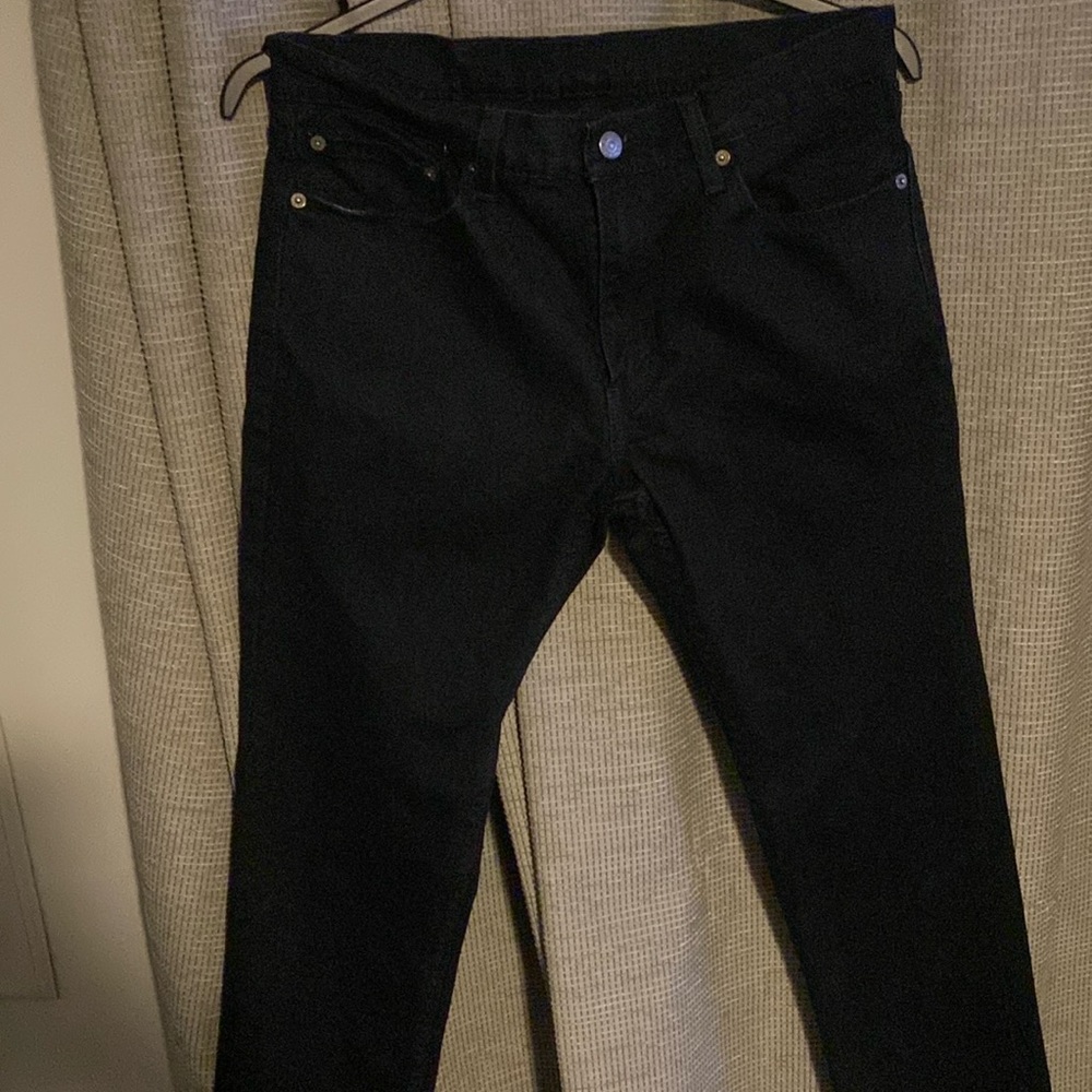 Levi’s Black Slim Fit Jeans. Size: W-32 L-30